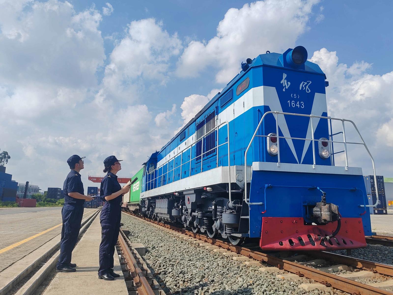 ​中欧班列江苏站 领航者号LHZ · 中欧班列 长三角铁路运输专线